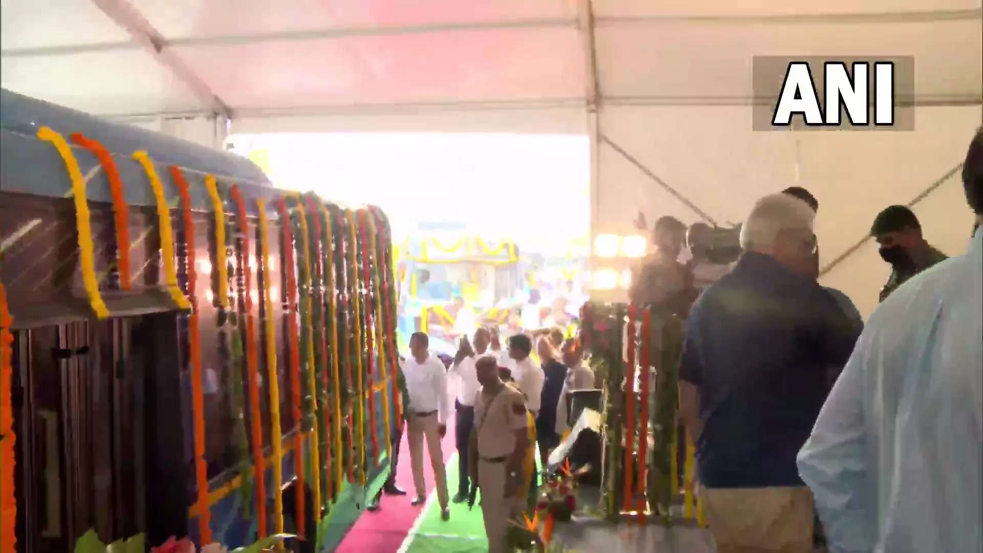 Delhi CM Arvind Kejriwal today announces 97 electric buses Transport Minister Kailash Gehlot is also present