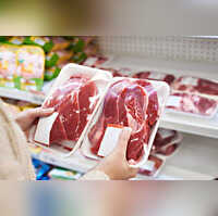 Lean cuts of beef have 45 grams of saturated fats in a single serving and extra lean cuts offer 2 grams of the same
