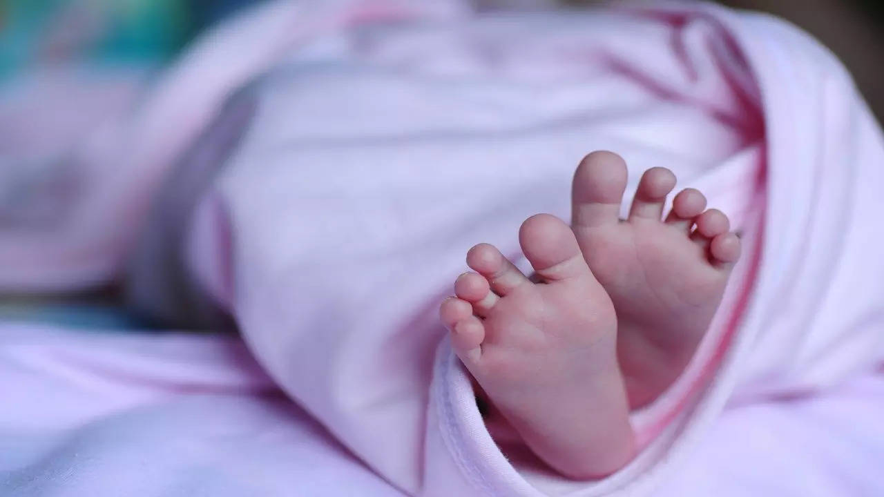UP: Newborn dies after birth in Gonda, family alleges 'child's face eaten  by animal'
