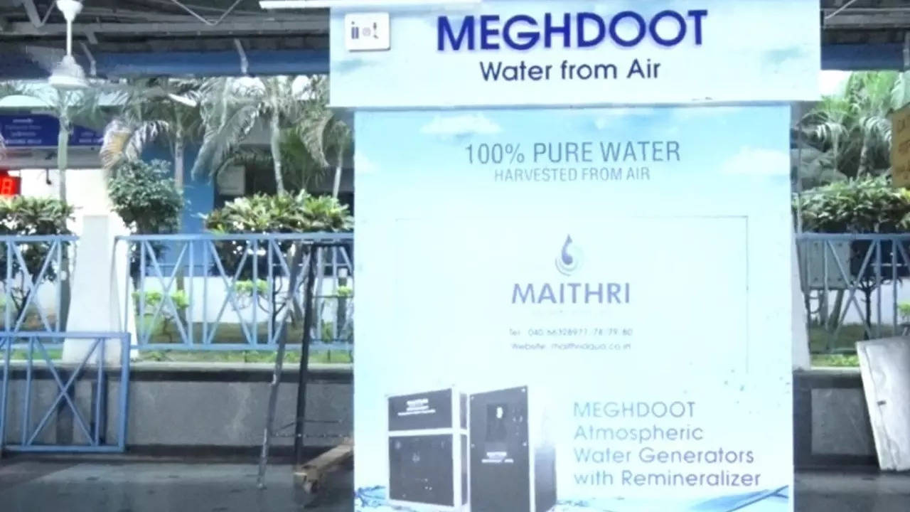 Mumbai railway stations get Meghdoot machines that make water from the air