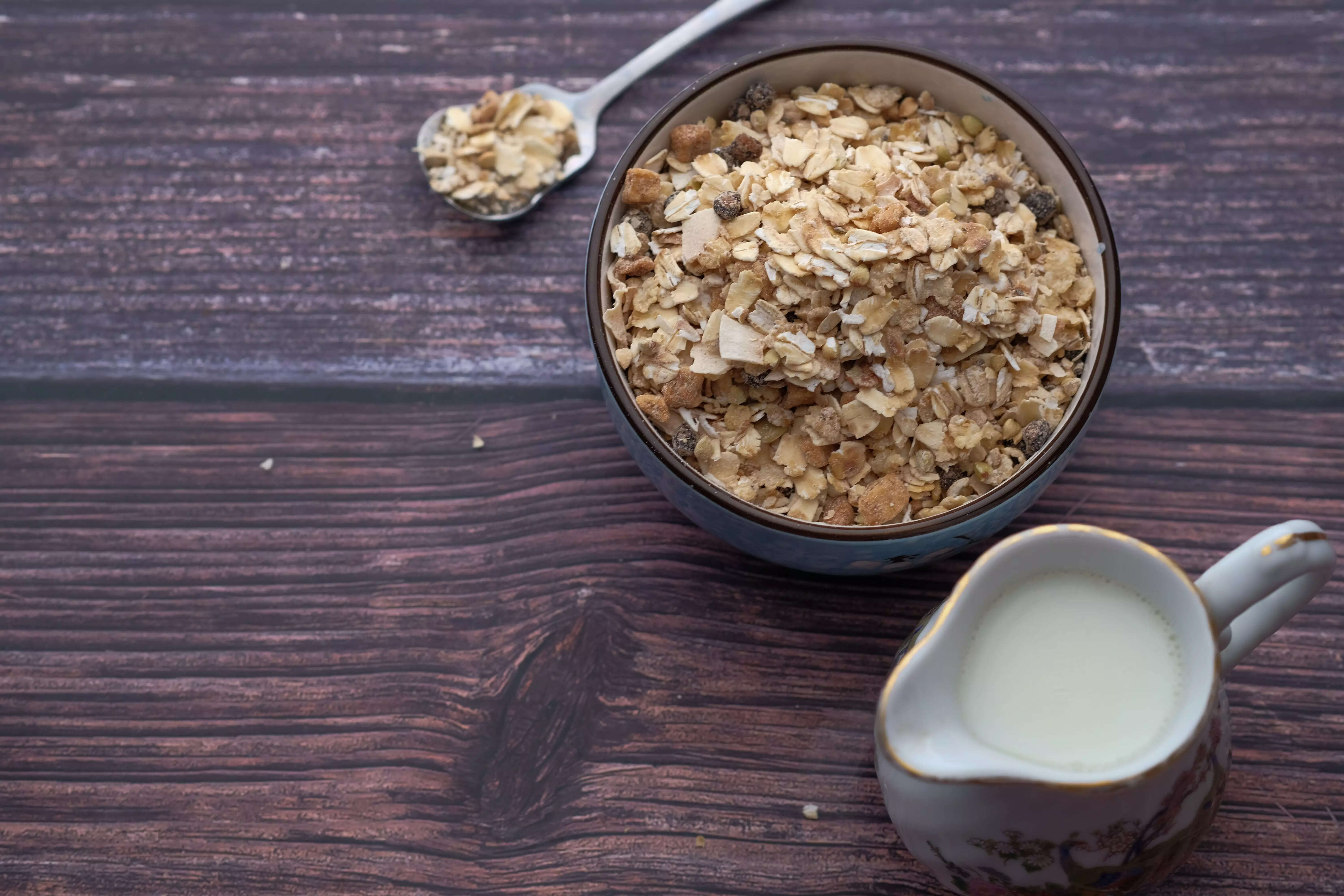 Oat Milk Health benefits of drinking this plant-based milk