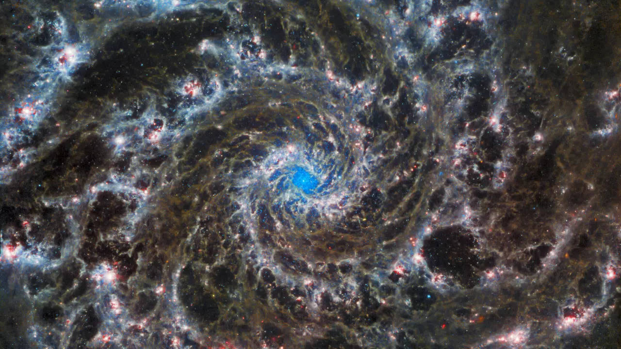 El Telescopio Espacial James Webb captura imágenes espectaculares de la Galaxia Fantasma
