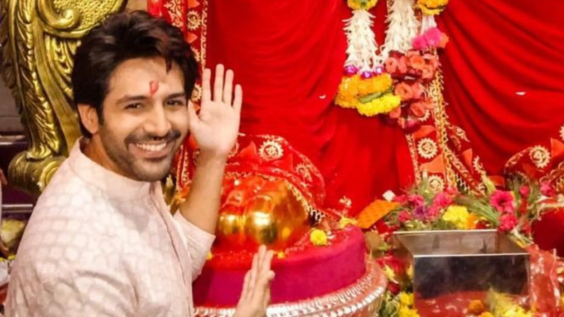 Ganesh Chaturthi 2022 From Kartik Aaryan to Kareena Kapoor Khan heres how your favourite celebs sent festive greetings