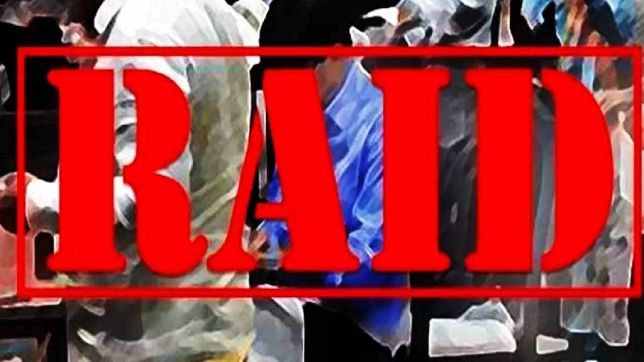 I-T dept raids Kolkata-based tower manufacturing company, unearths Rs 250  crore unaccounted income