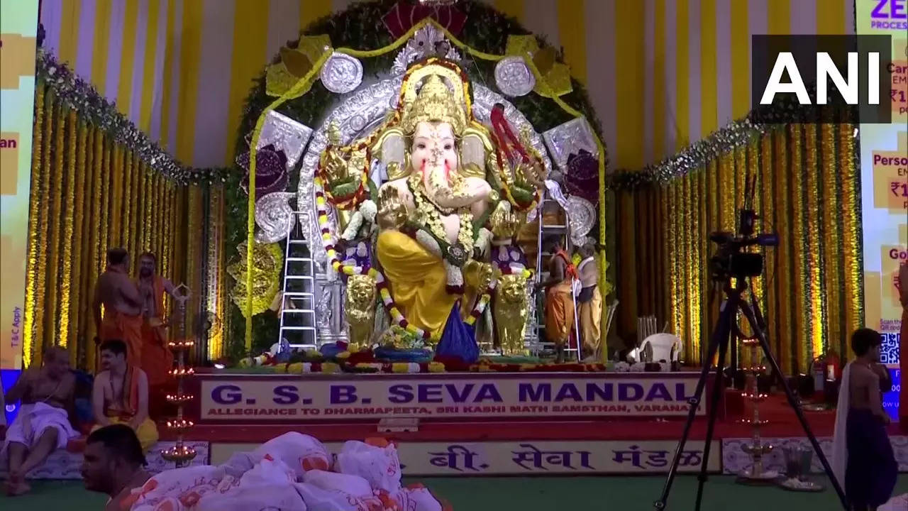 Ganeshotsav 2022 Mumbai's richest Ganpati 66 kg gold decorated 295 kg silver donated by devotees