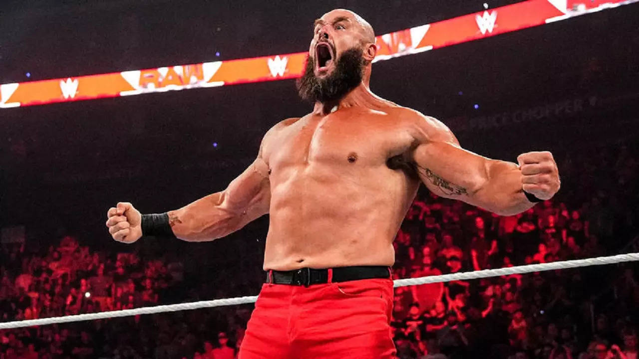 WATCH Former Universal champion Braun Strowman makes surprise return to WWE on Monday Night Raw