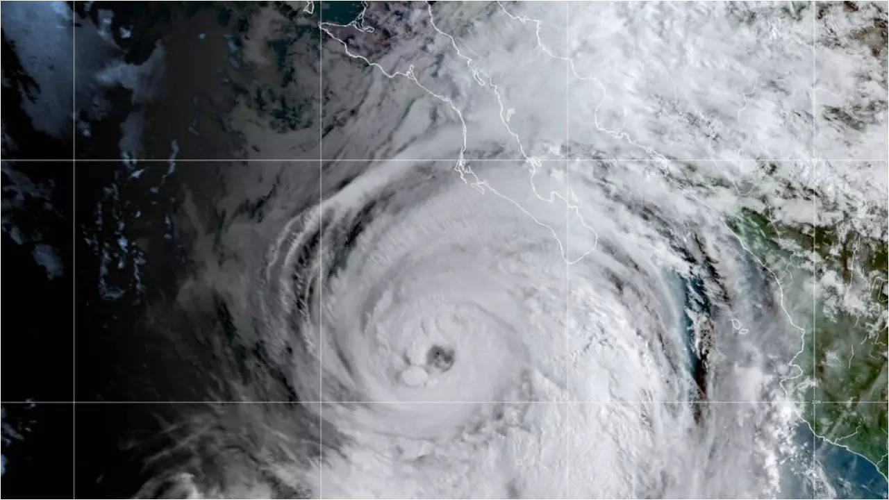 Hurricane Kay makes landfall on Baja California Peninsula in northwestern Mexico, poses threat of flash floods World News, Times Now