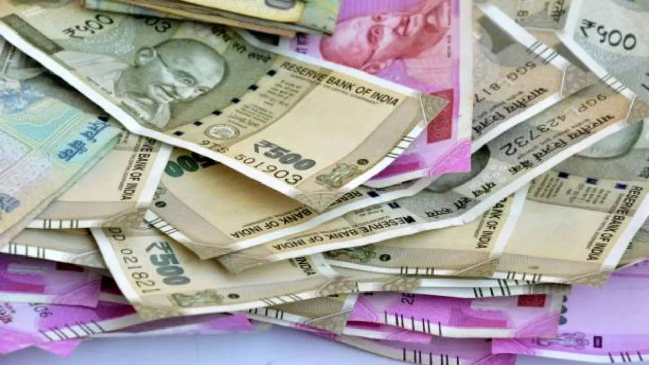Uttar Pradesh Fake currency busted in Firozabad counterfeit counterfeit worth Rs 53900 seized