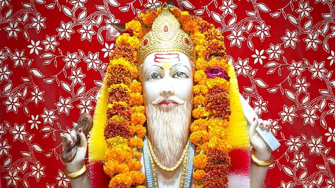 Happy Vishwakarma Puja 2022 wishes quotes images WhatsApp facebook messages  and greetings for friends and family