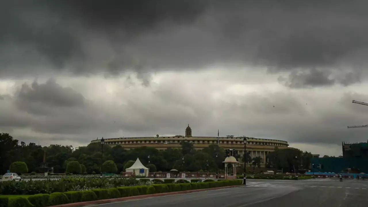 Delhi Weather Parliament PTI