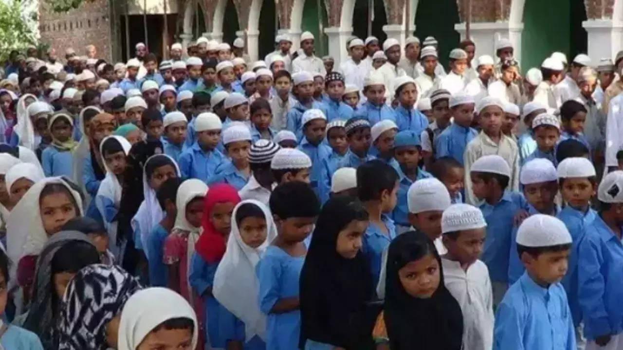 UP Dalum Uloom supports state government's decision to investigate unrecognized madrassas at madrassas convention