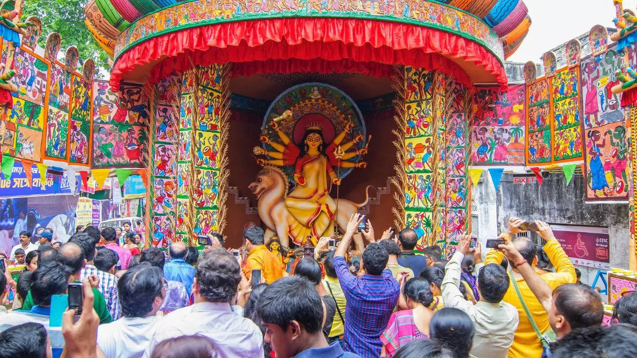 Durga Puja 2022: 'Sound limiters, decibel meters' - how West Bengal plans  to prevent loud music at festival | In Focus News, Times Now