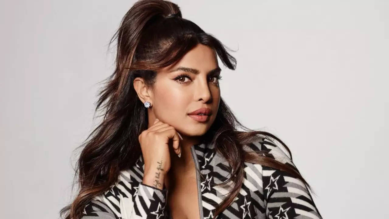 Priyanka Chopra channelises her inner diva in a sultry black backless gown  in New York, WATCH