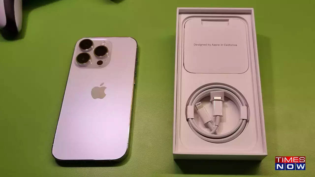 YouTuber performs a car accident to test iPhone 14's Crash Detection