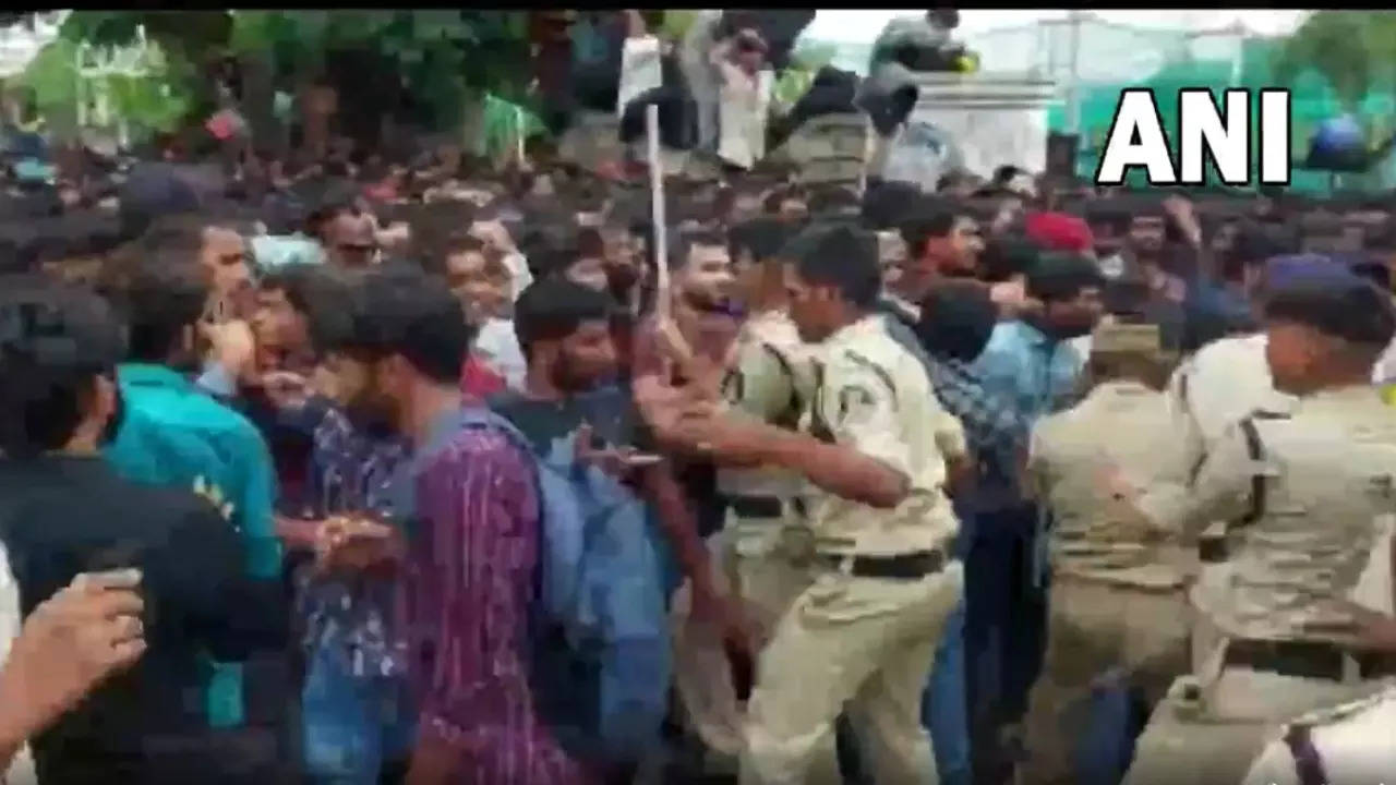 Police register a case against the Hyderabad Cricket Association in a stampede at the Gymkhana compound