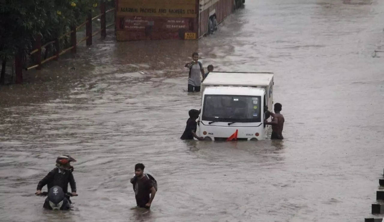 Waterlogging after heavy rains in more than 50 areas in Gurugram, underpass subway closed traffic diversion at places - View