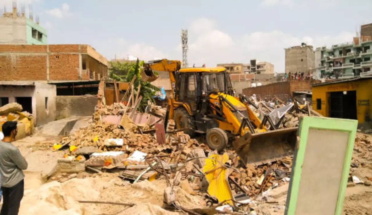More than 12 pubs in Punes  Balewadi to face bulldozers as PMC carries out anti-encroachment drive