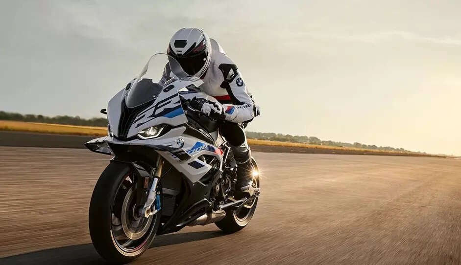 Bmw: More powerful 2023 BMW S1000RR announced with bigger winglets, new ...