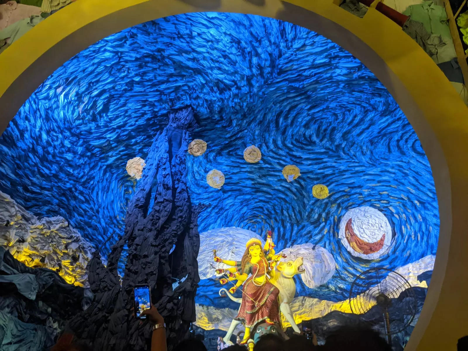 Starry Night-inspired Durga Puja pandals in Kolkata