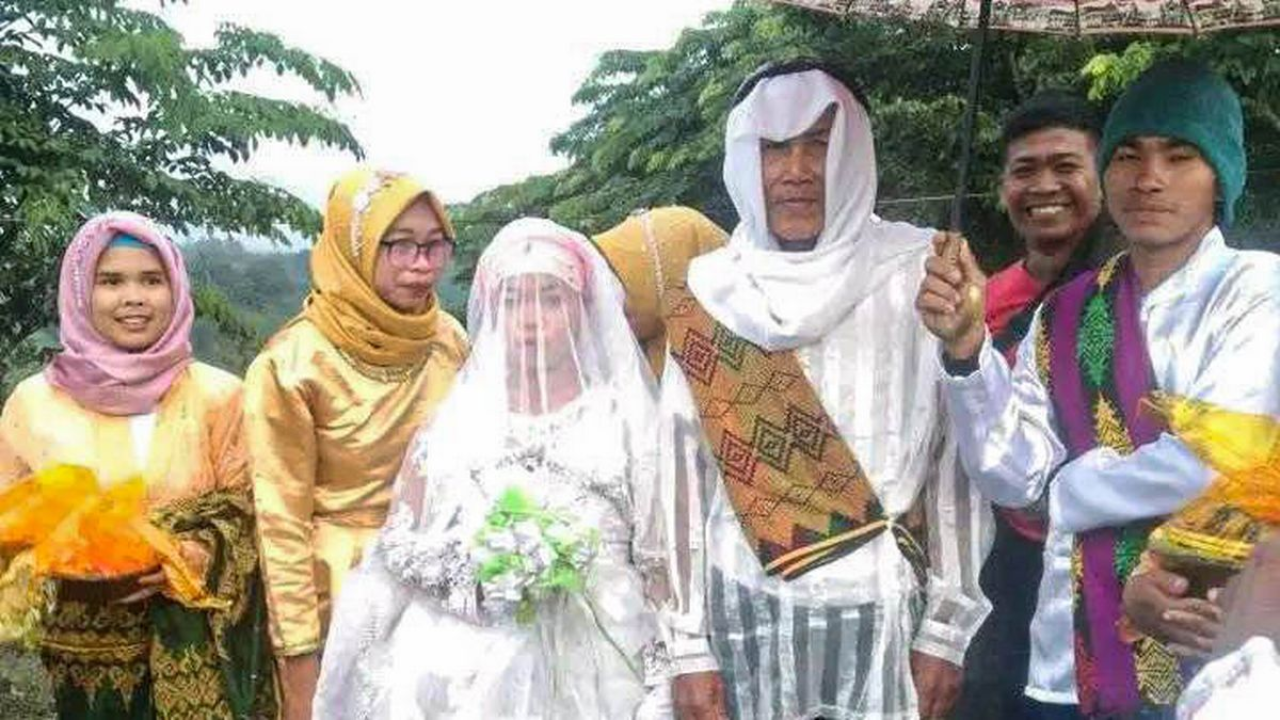 78-year-old man marries 18-year-old girl