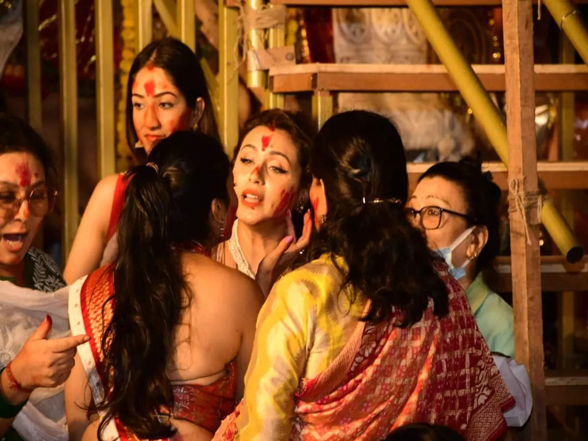 Rani Mukerji, Kajol soak in festive spirit as they attend Sindoor Khela celebrations at Durga pandal  - see pics