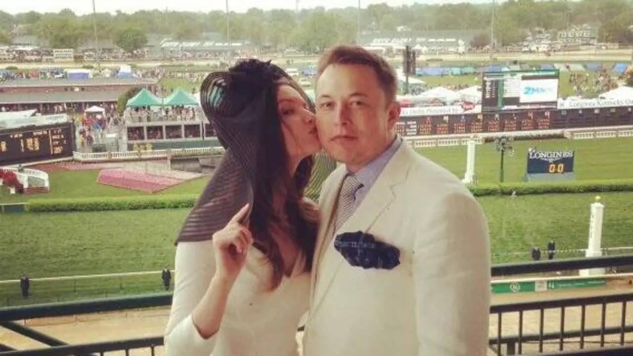 Elon Musk bought Twitter for his ex-wife Talulah Riley Here's what leaked texts from billionaires reveal