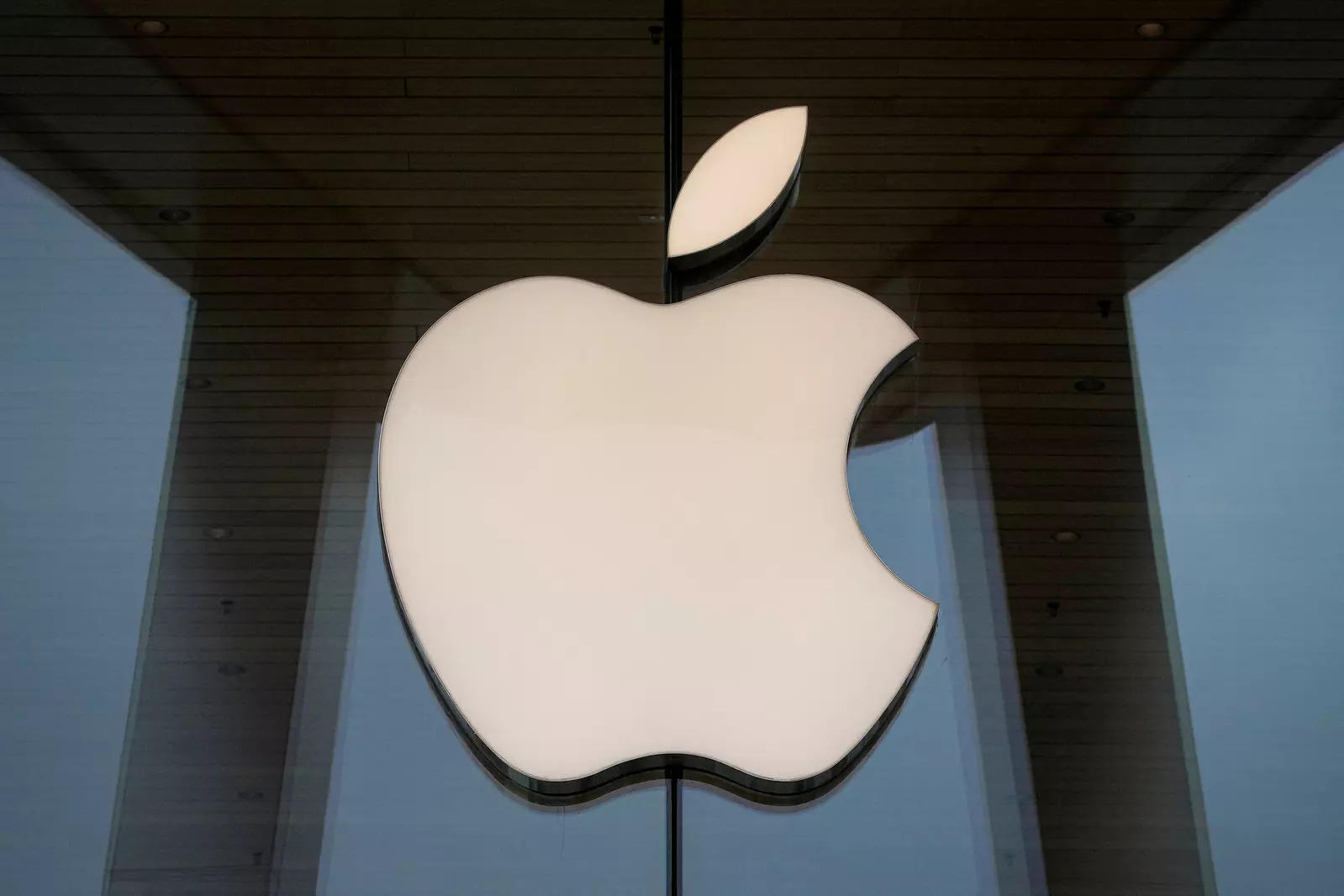 Apple likely to unveil 27-inch mini LED display in early 2023. (Image source: Reuters)