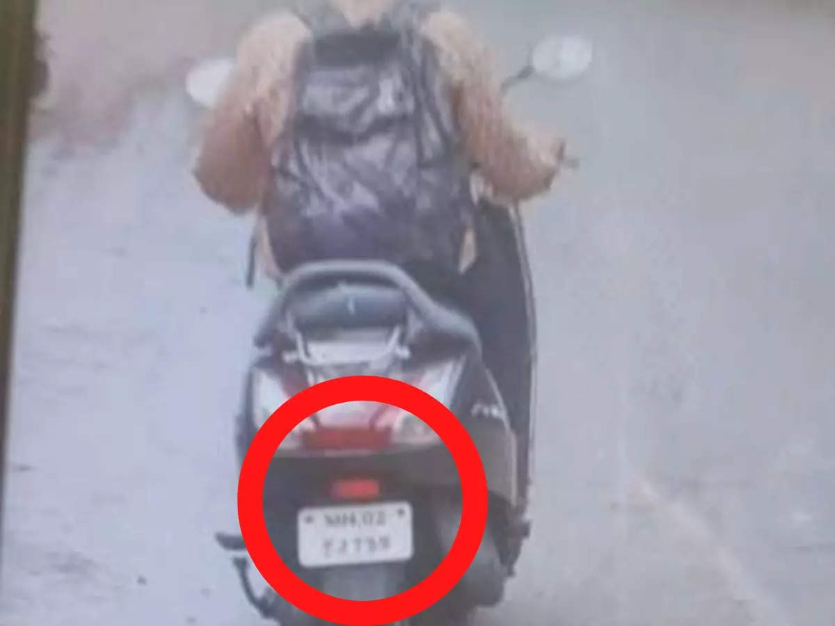 'E looks like F': Mumbai man alleges Activa owner tampered his own number plate and he's having to challenge challans | Picture courtesy: Twitter/@casuchitshah