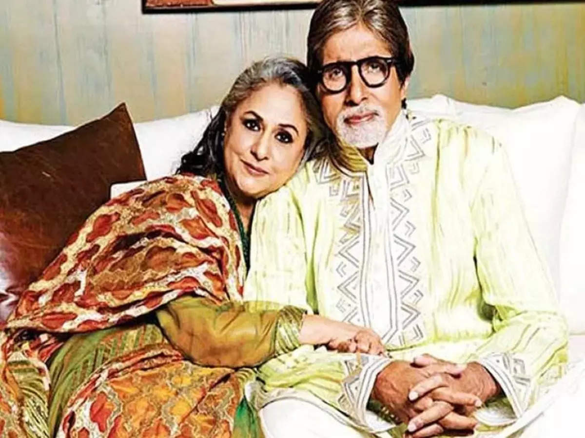 Jaya Bachchan complains Amitabh Bachchan never sends her letters of  appreciation; check out his funny response