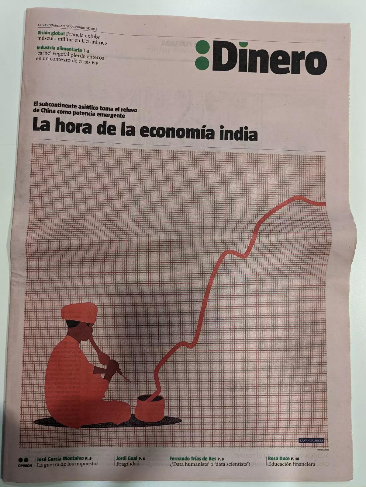 The hour of the Indian economy​ says La Vanguardia| 'An insult': Snake  charmer used on Spanish newspaper's front page to portray India's economic  growth