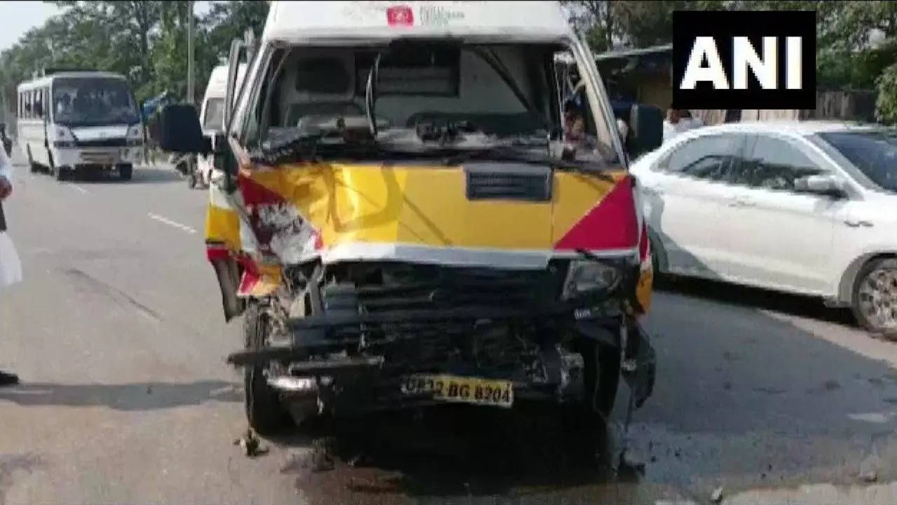 UP Deputy CM Brajesh Pathak's envoy was in a road accident