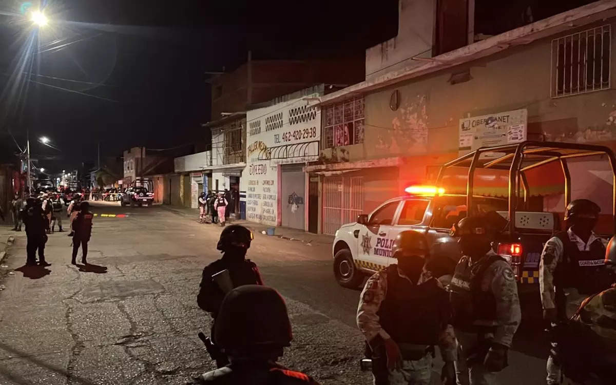 Mexico massacre: 12 killed after gunmen open fire at bar in central ...