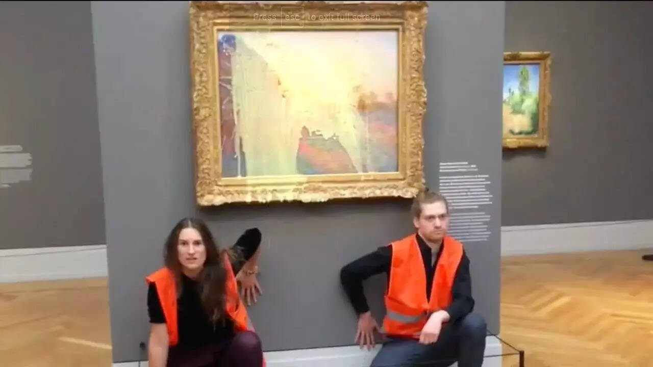 Climate activists pour mashed potatoes on USD 111 mn work in