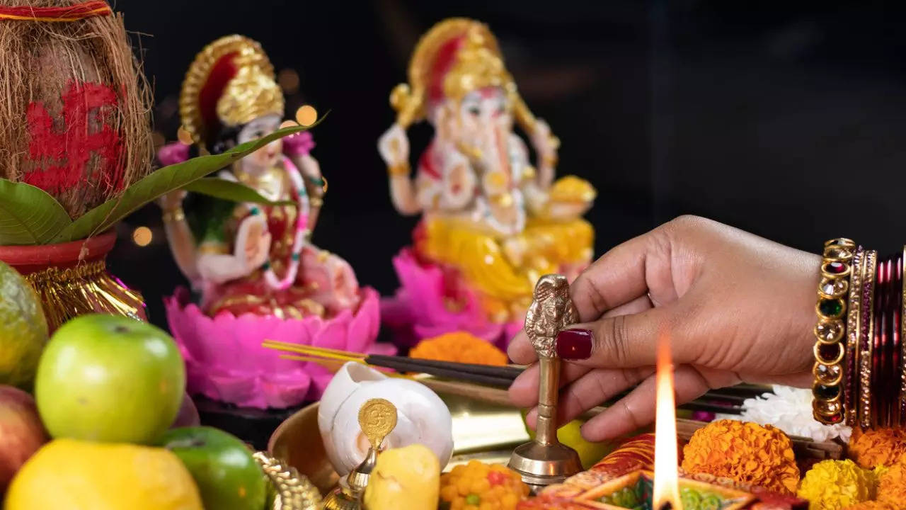 diwali-2022-shubh-muhurat-sarvartha-siddhi-yoga-lakshmi-ganesh-pujan