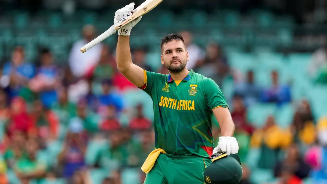 SA vs BAN: Rilee Rossouw scripts history, becomes first South African  batter to smash a T20 World Cup century