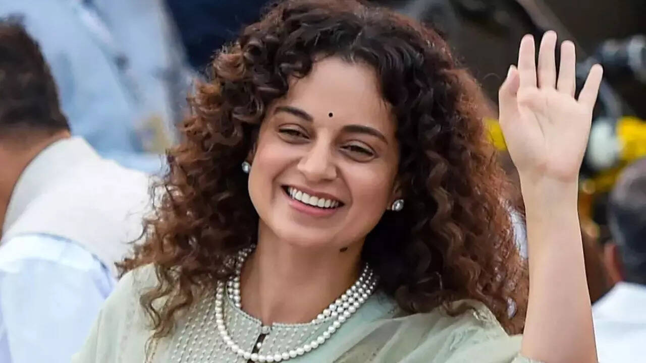 Kangana Ranaut drops biggest hint yet on her possible entry into politics Kangana Ranaut drops biggest hint yet on her possible entry into politics