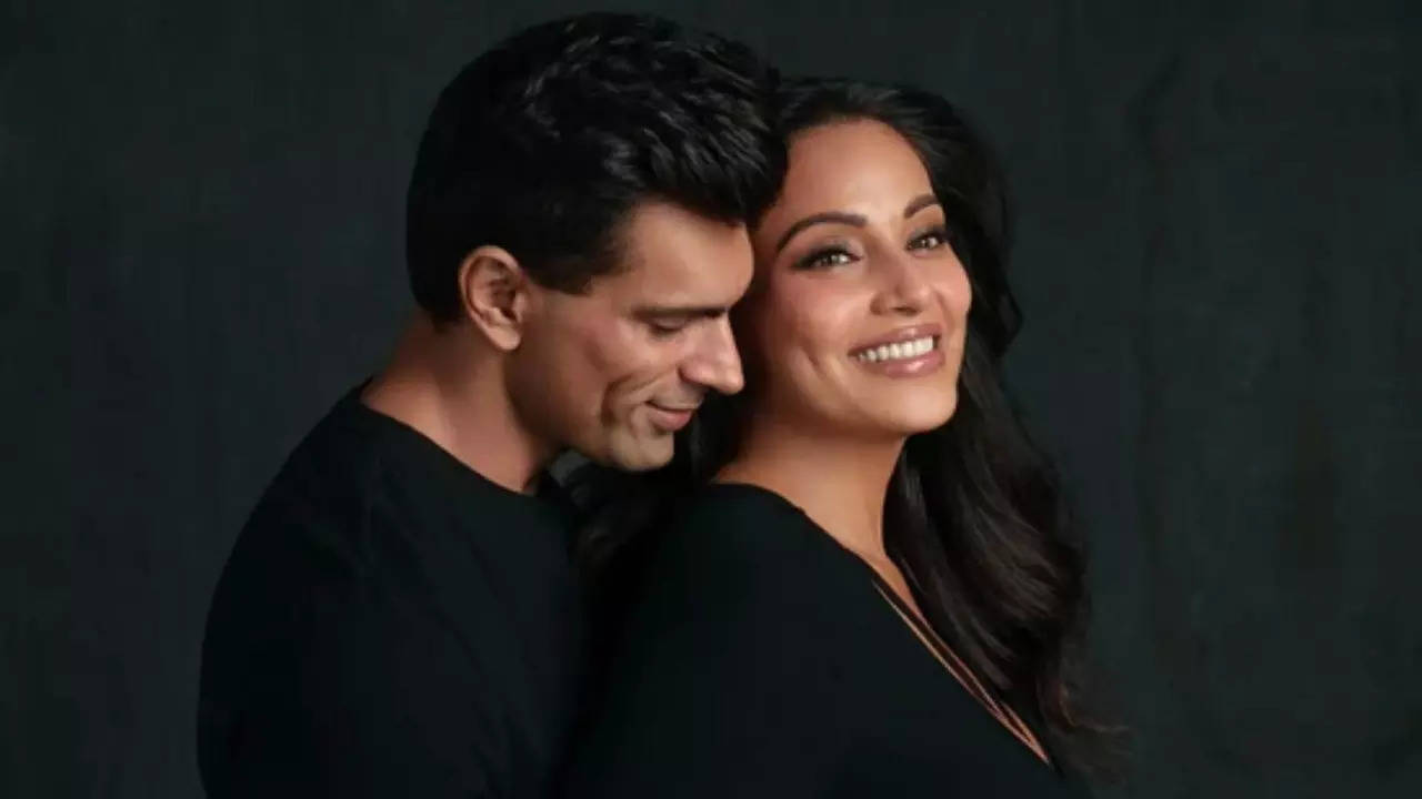 Mom-to-be Bipasha Basu writes 'can barely move' as she shares dance video with hubby Karan Singh Grover - watch