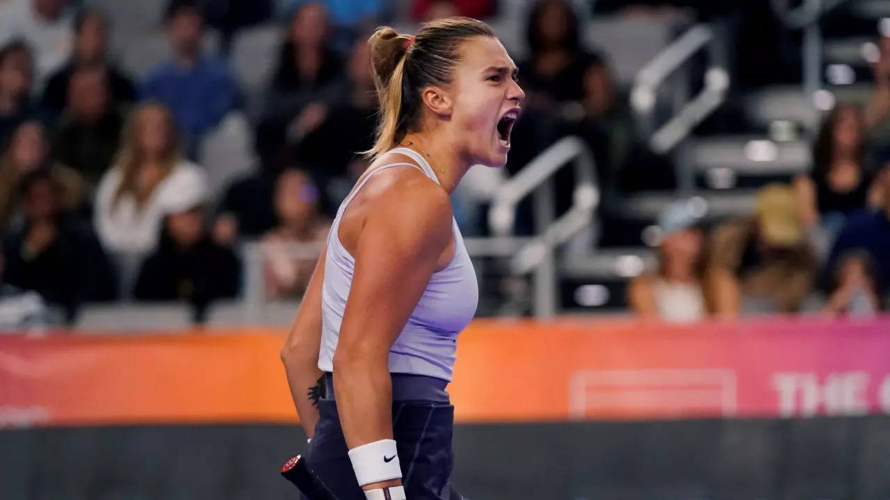 Aryna Sabalenka Stuns World No.1 Iga Swiatek To Reach WTA Finals Title ...