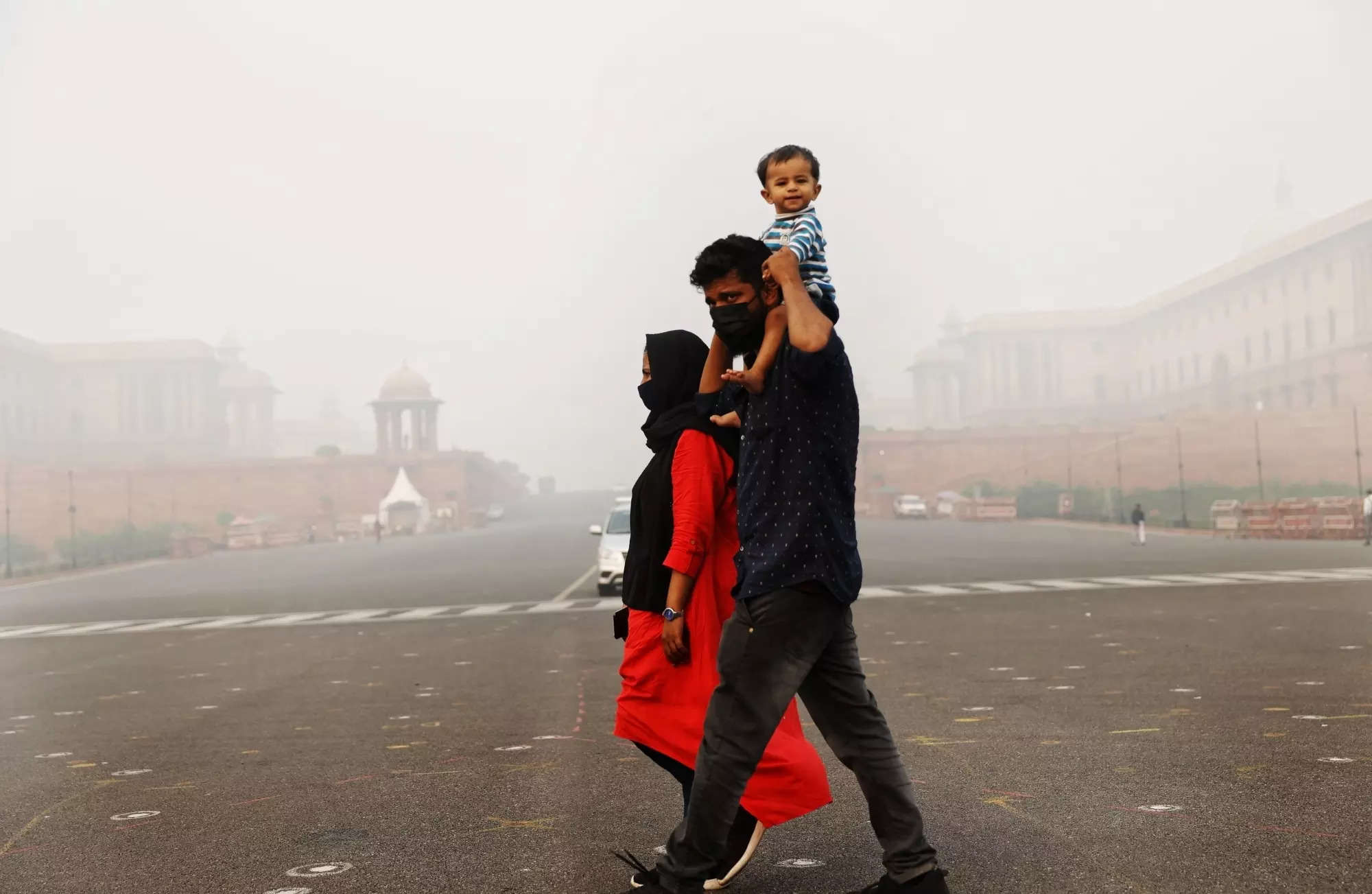 Delhi air quality remains in 'very poor' category; Air Quality Index in Noida at 393, Gurugram records 318