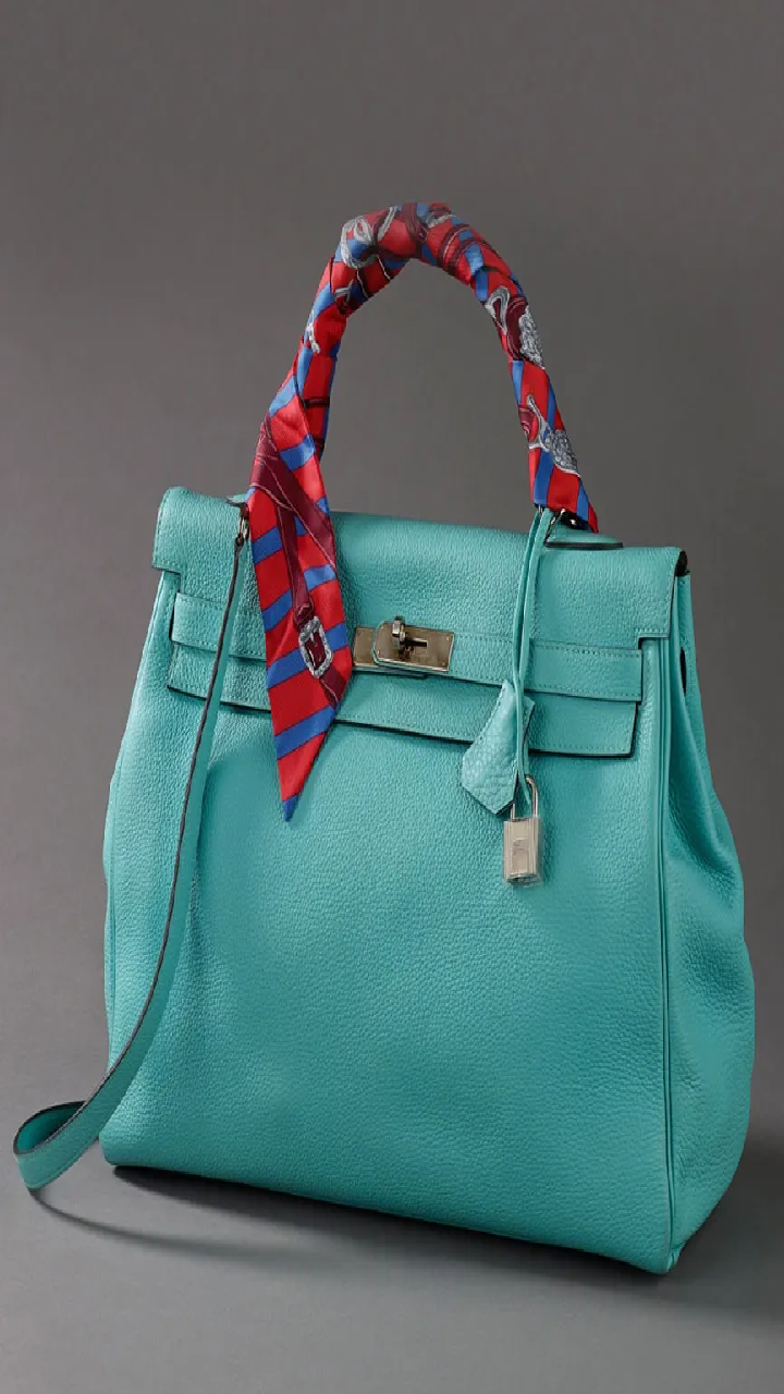 An Herms Kelly Blue Atoll bag - Rs 4-6 lakh