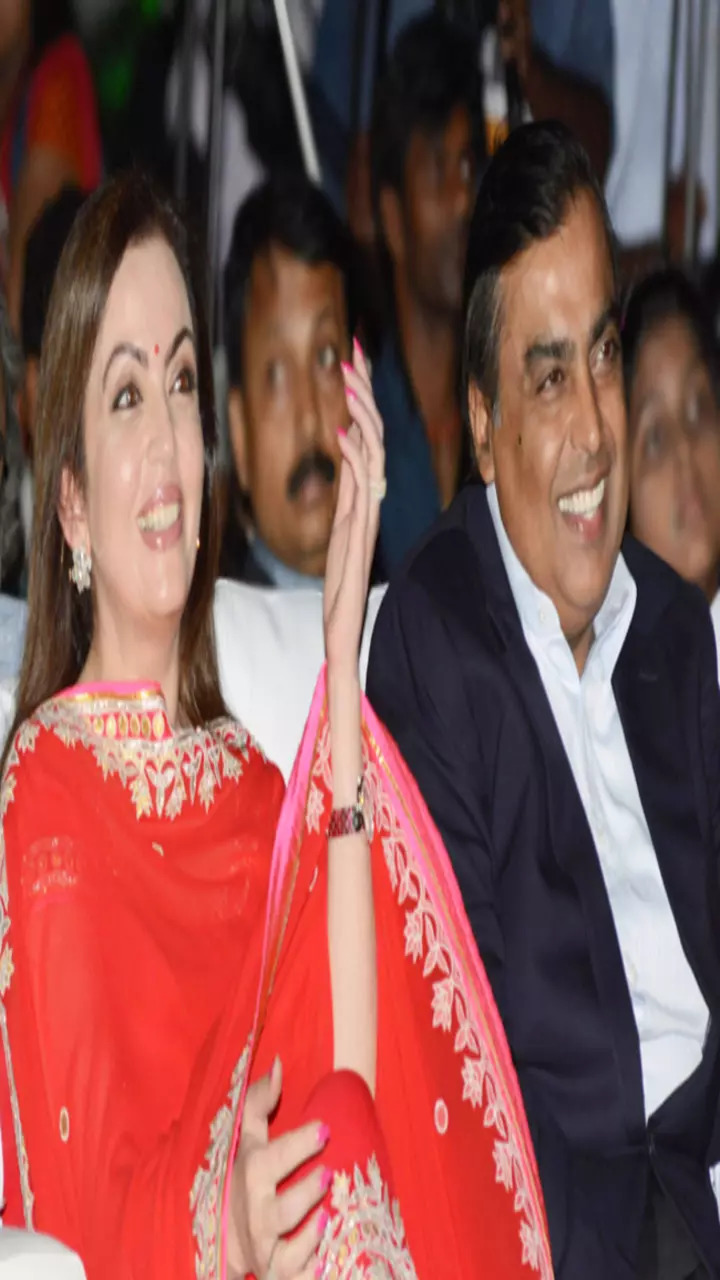 Ambani family Do you know the qualification of Ambani kids Check here