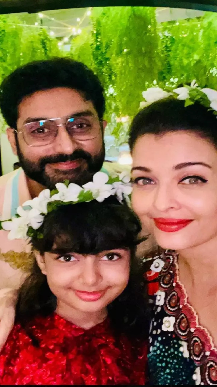 Aishwarya Abhishek and Aaradhya flash their smiles