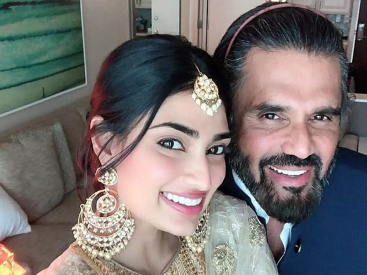 Suniel Shetty gives EPIC reply to paps asking about daughter Athiya, KL Rahul's wedding date - watch video