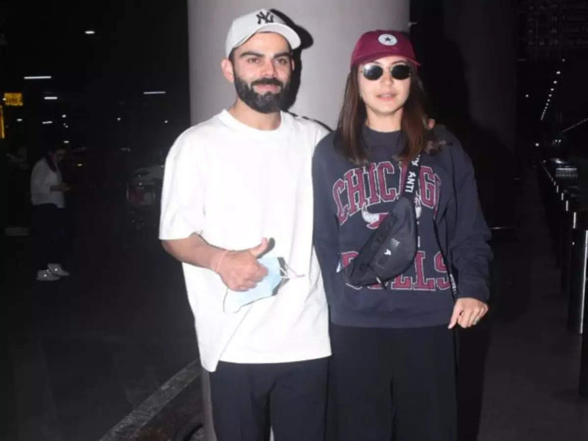 Anushka Sharma spotted with hubby Virat Kohli at Mumbai airport. Fan ...