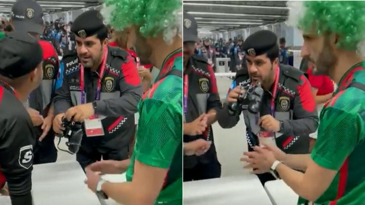 Un aficionado al fútbol mexicano inventó un ingenioso truco para guardar alcohol en un estadio de Qatar.