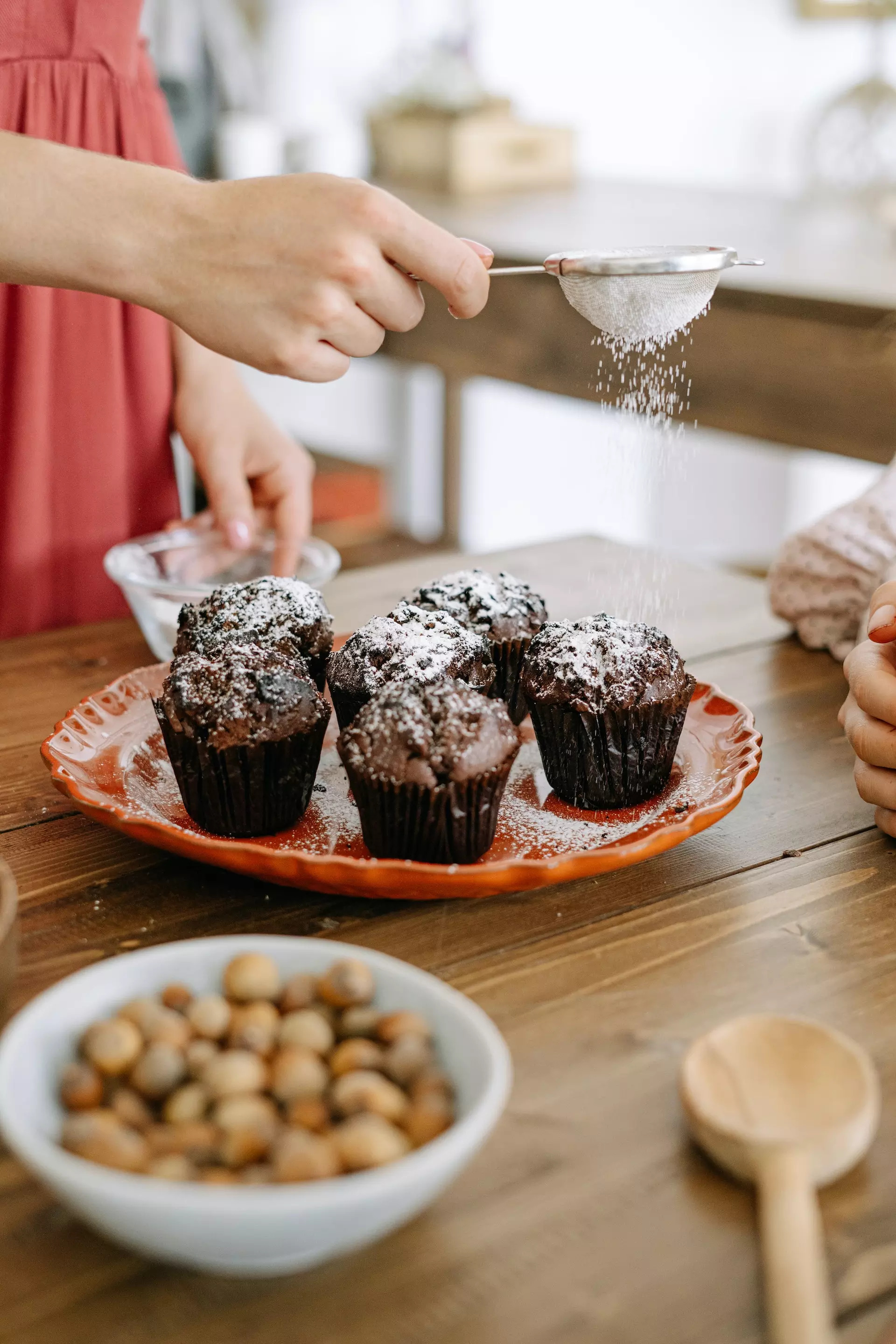 Dark chocolate-banana muffins