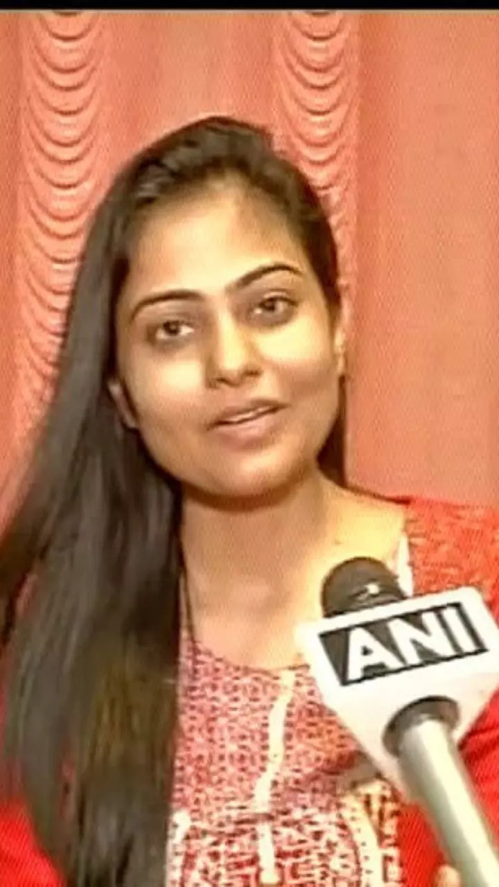 Meet UPSC Topper Tina Dabis friend Artika Shukla who scored 4th Rank with no coaching