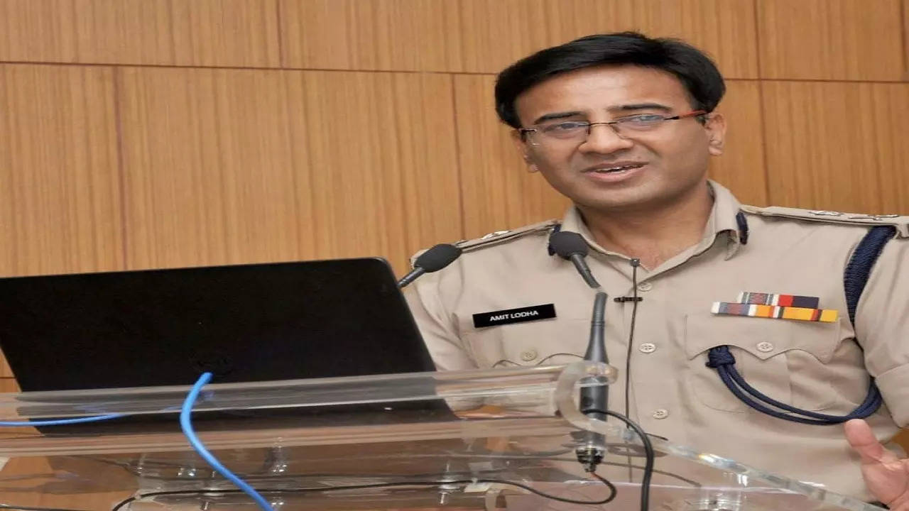 Bihar IPS officer Amit Lodha- An 'Unlucky 'IIT Graduate who cracked UPSC and became 'Super cop'