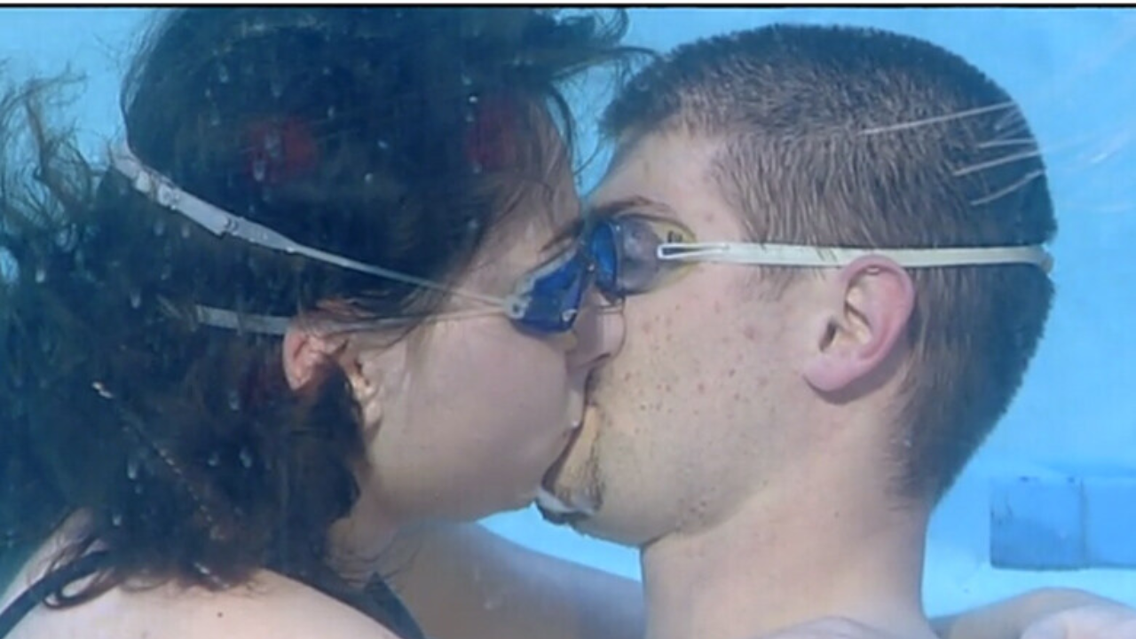 World S Longest Underwater Kiss Meet The Couple Who Holds Guinness
