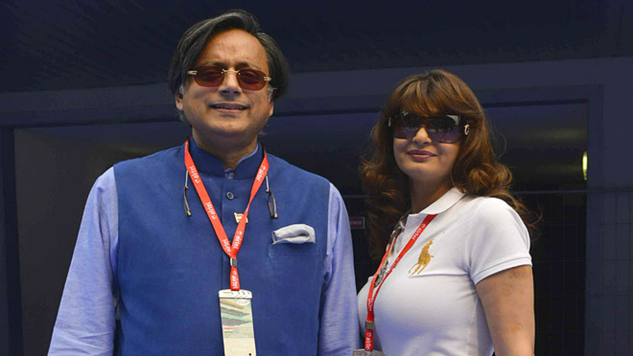 Shashi Tharoor with wife Sunanda Pushkar (File Photo)